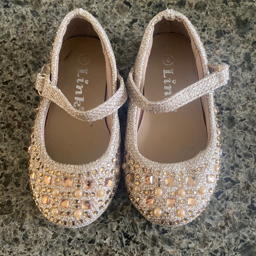 Toddler girls dress shoes!